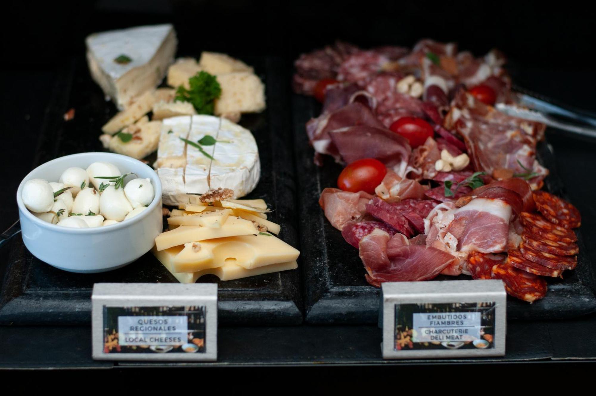 Sls Buenos Aires Puerto Madero 호텔 외부 사진 Cheese and cold cuts