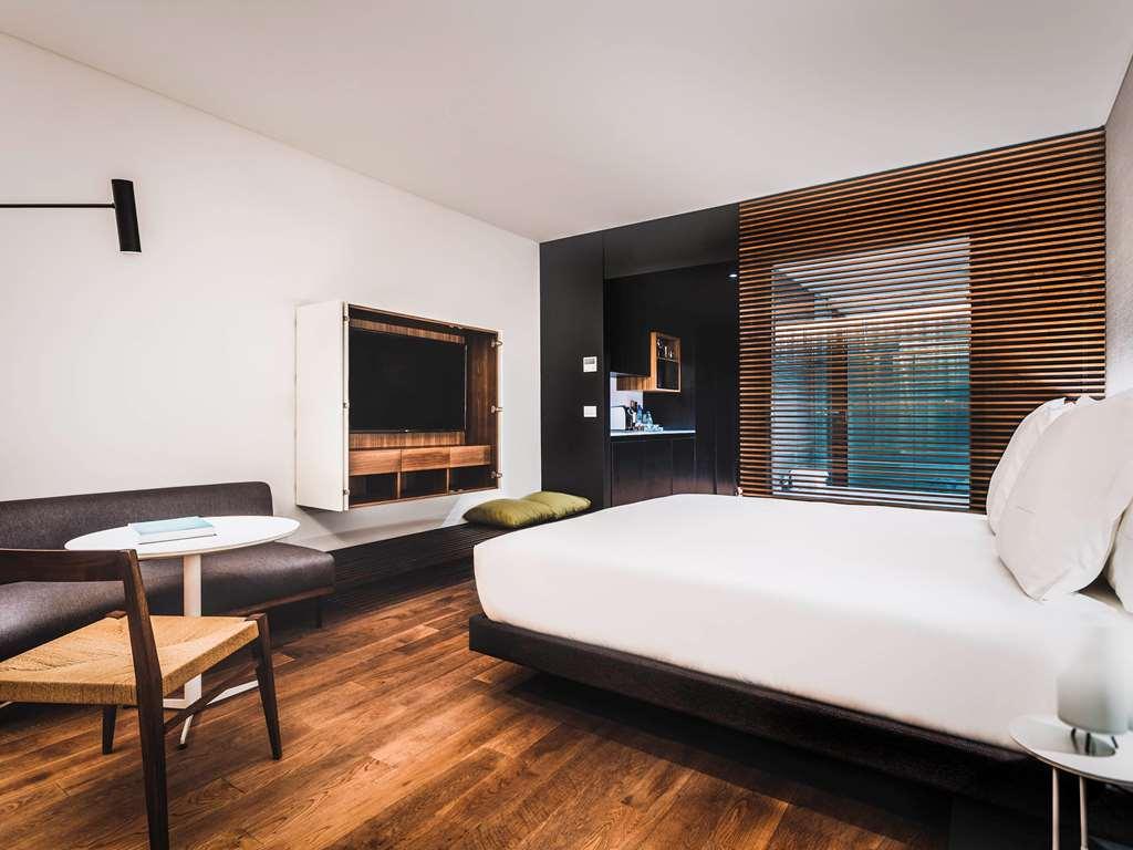 Sls Buenos Aires Puerto Madero 호텔 객실 사진 A room at the hotel