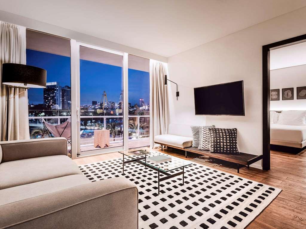 Sls Buenos Aires Puerto Madero 호텔 객실 사진 A suite at the hotel